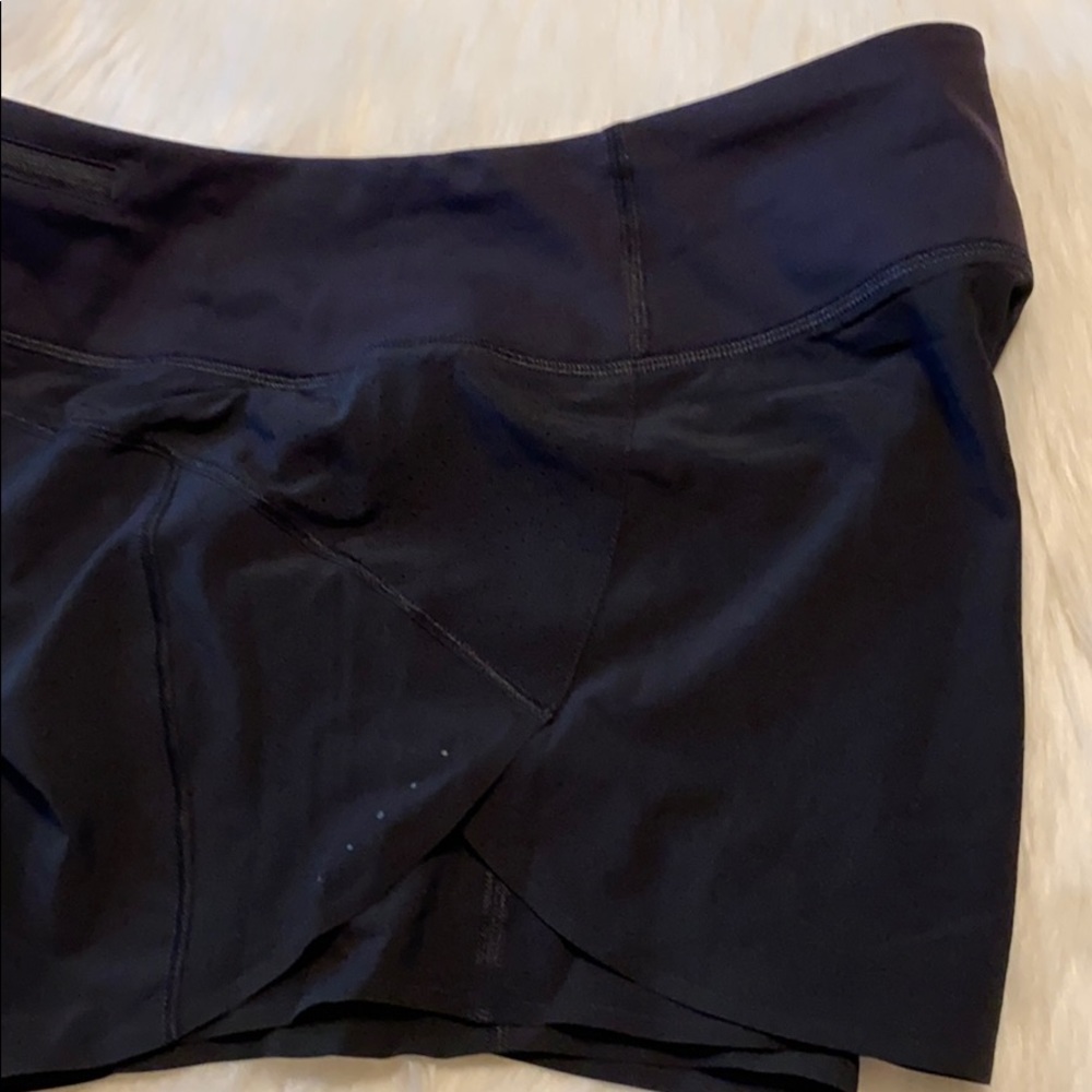 NWT Athleta Run With It 3.5" Short Black Small - Picture 7 of 16